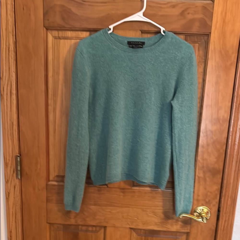 Tahari Women's Aqua Crew Neck Sweater 100% Cashmere